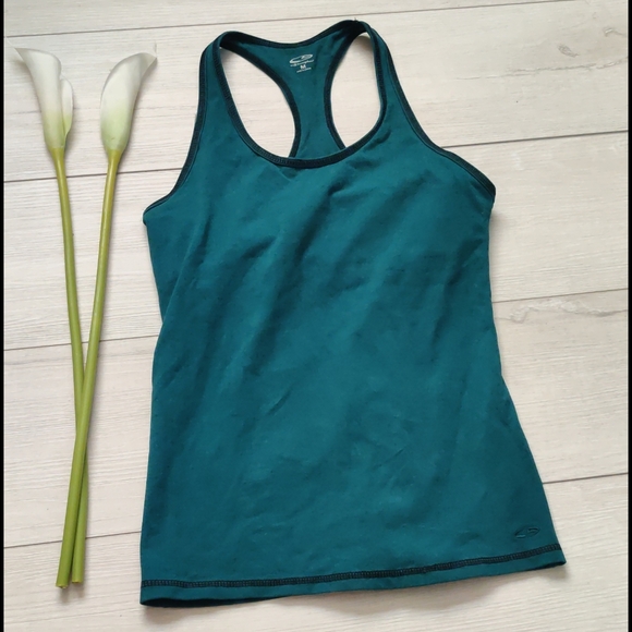 *💖 2/$15 or 4/$25: Old Navy, active top with built in bra shelf - Picture 4 of 8